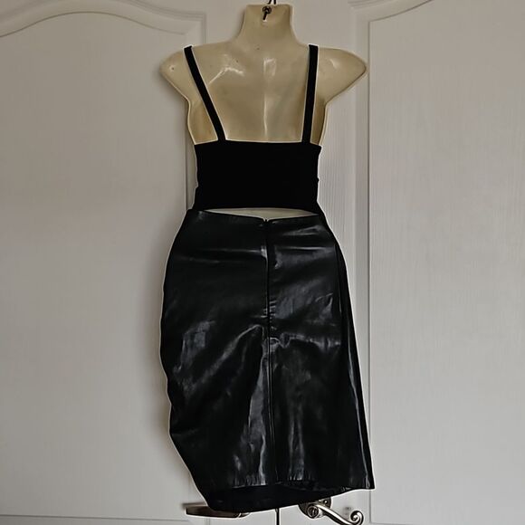 Zara Women's Faux Leather 2-Piece Crop Top & Side Ruffled Mini Skirt Black M/L - Picture 3 of 16